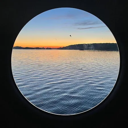 Hausboot Nautikhus Auf Der Havel *