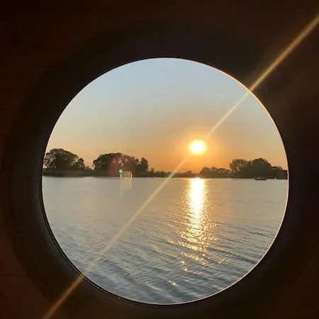 Hotel na wodzie Hausboot Nautikhus Auf Der Havel Kolonie Zern
