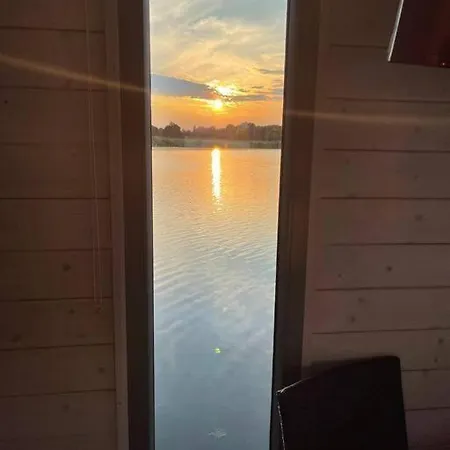 Hausboot Nautikhus Auf Der Havel *