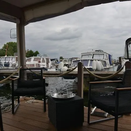 Πλωτό κατάλυμα Hausboot Nautikhus Auf Der Havel *