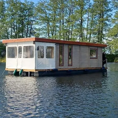 Hausboot Nautikhus Auf Der Havel *