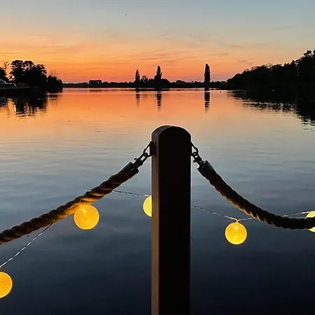 Hausboot Nautikhus Auf Der Havel