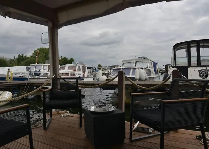 보트호텔 Hausboot Nautikhus Auf Der Havel *