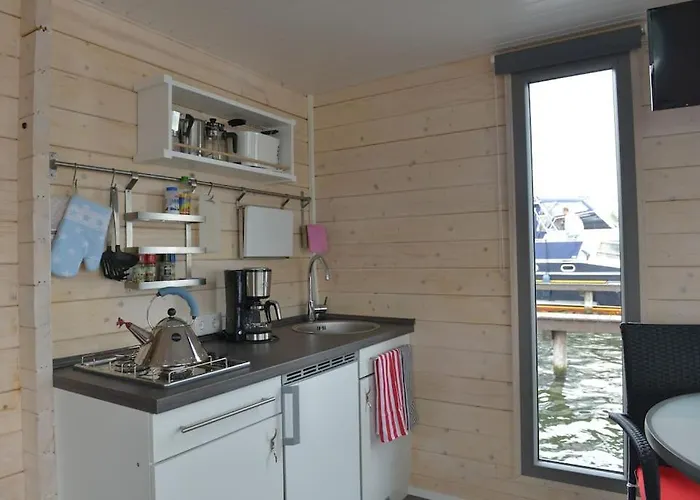 Hausboot Nautikhus Auf Der Havel 보트호텔 Kolonie Zern